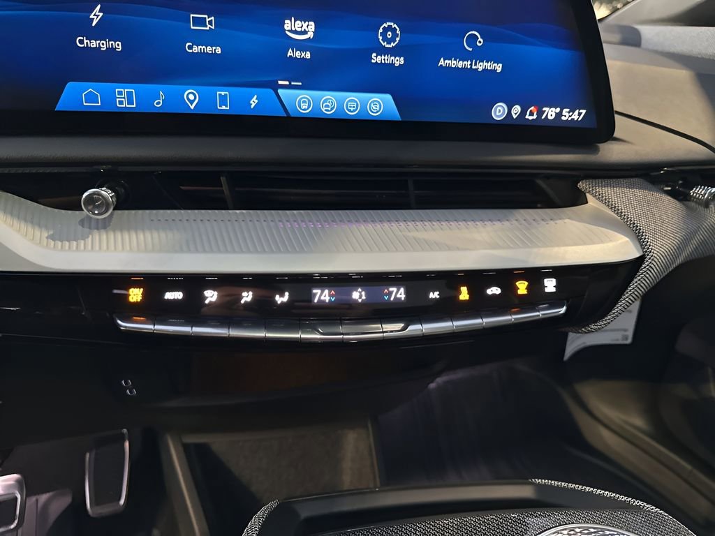 Certified 2025 Cadillac Optiq Sport 2 w/ LPO, Floor Liner Package image 28