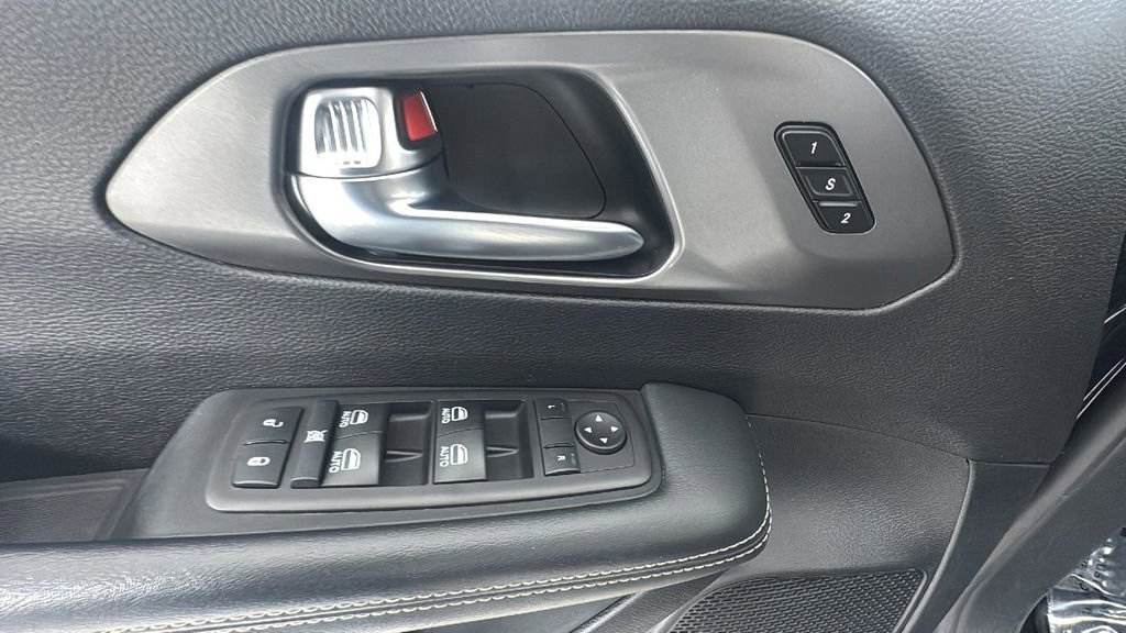 Used 2025 Chrysler Pacifica Select FWD image 22