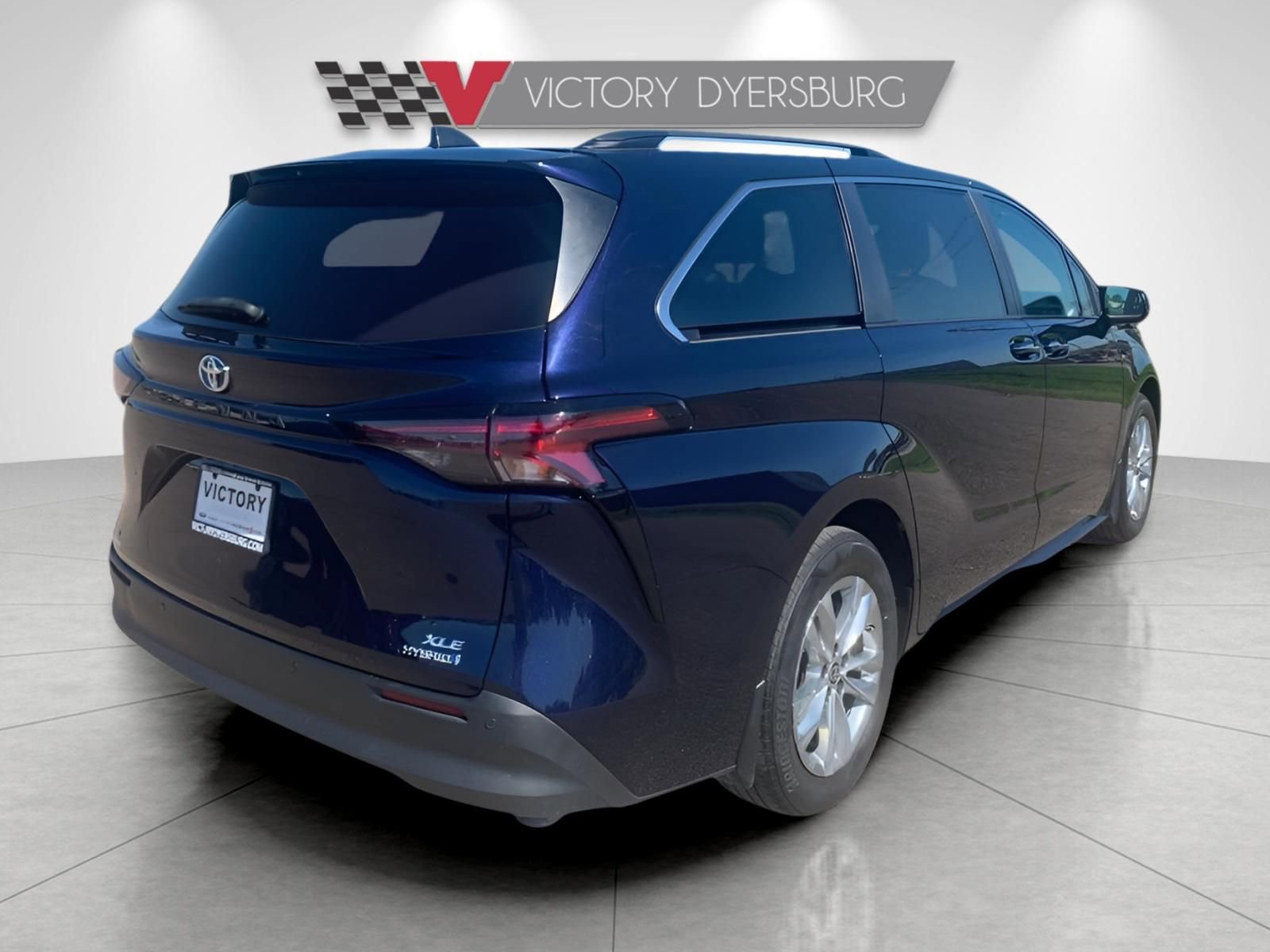 Used 2023 Toyota Sienna XLE image 8