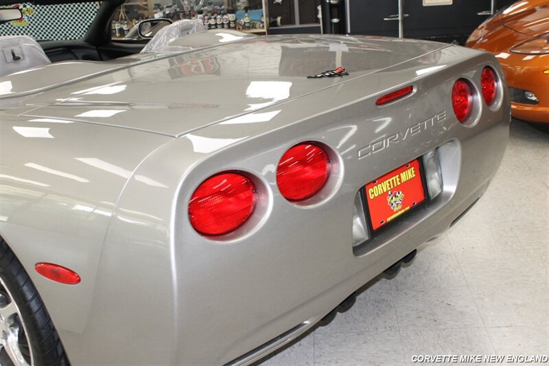 Used 2000 Chevrolet Corvette Convertible w/ Performance Handling Pkg RWD image 30