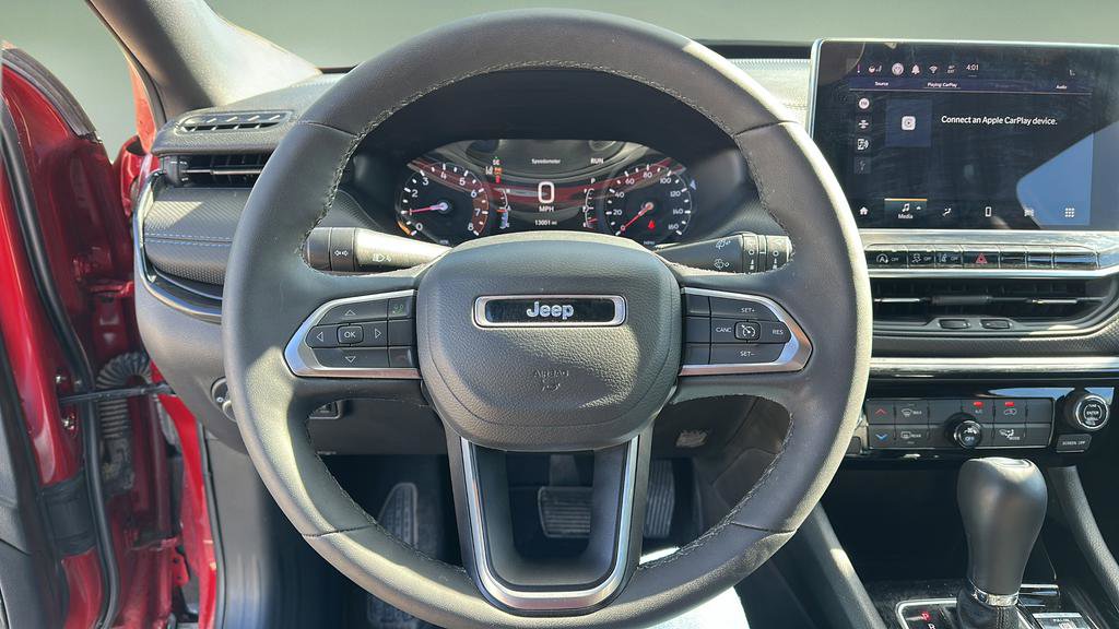 Used 2025 Jeep Compass Latitude w/ Altitude Special Edition image 9