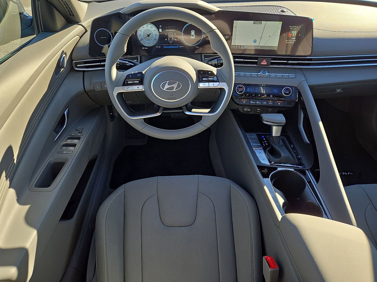 Used 2025 Hyundai Elantra SEL image 27