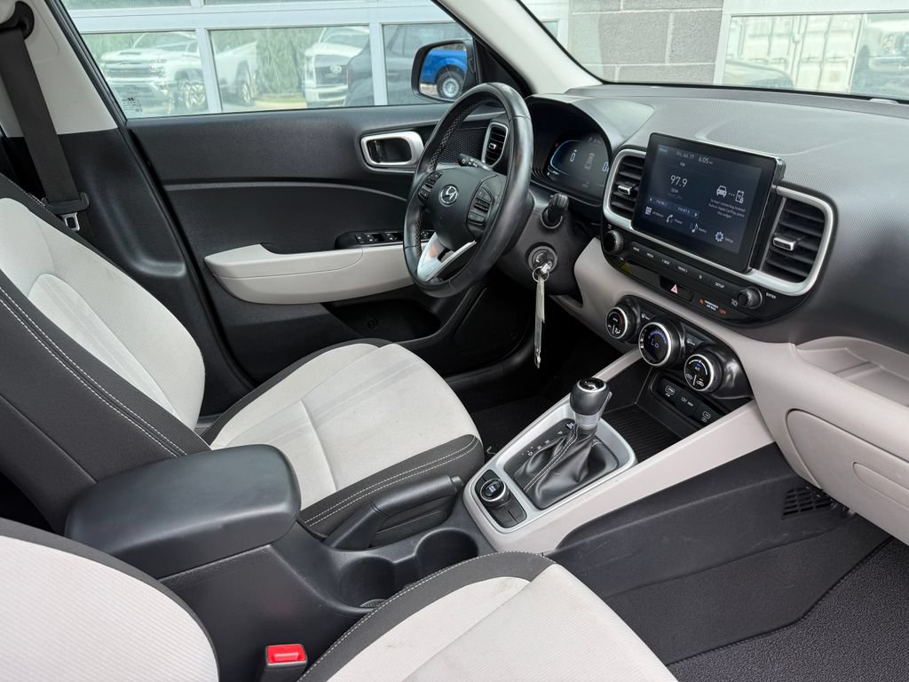 Used 2023 Hyundai Venue SEL w/ Cargo Package FWD image 45