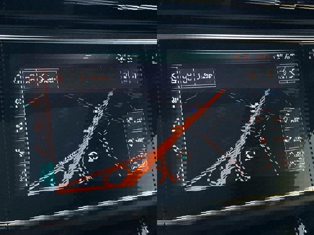 Used 2019 Audi Q8 Prestige w/ Luxury Package image 17