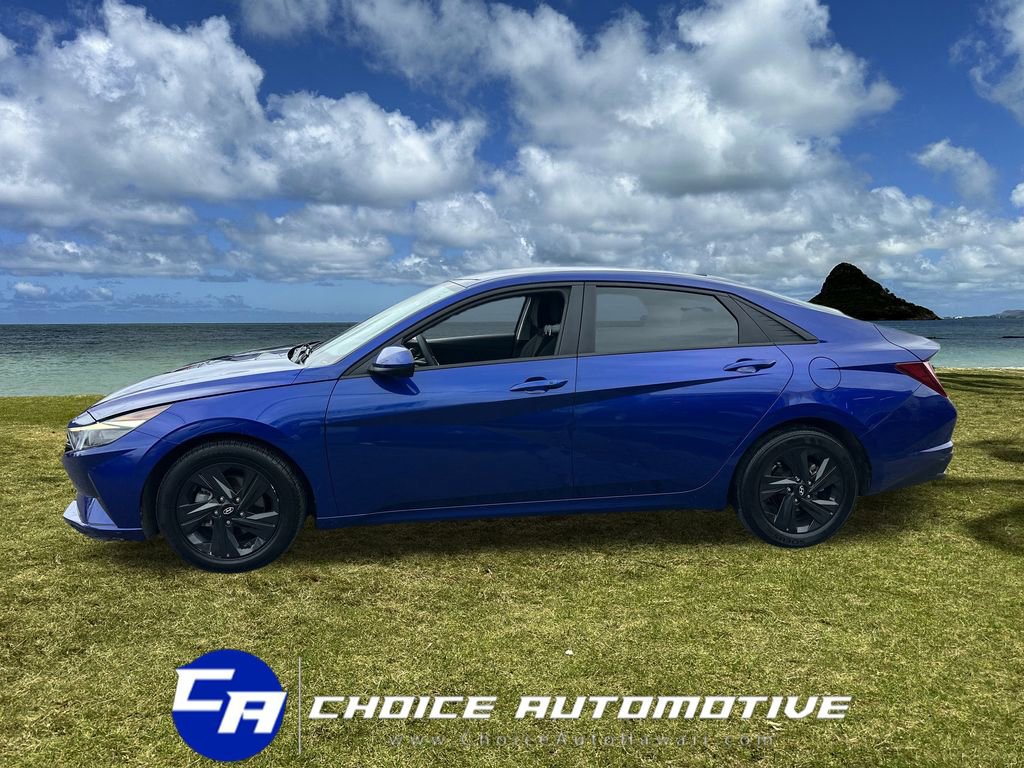Used 2023 Hyundai Elantra SEL image 3