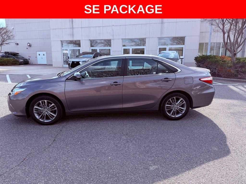 Used 2016 Toyota Camry SE w/ Moonroof Package image 5