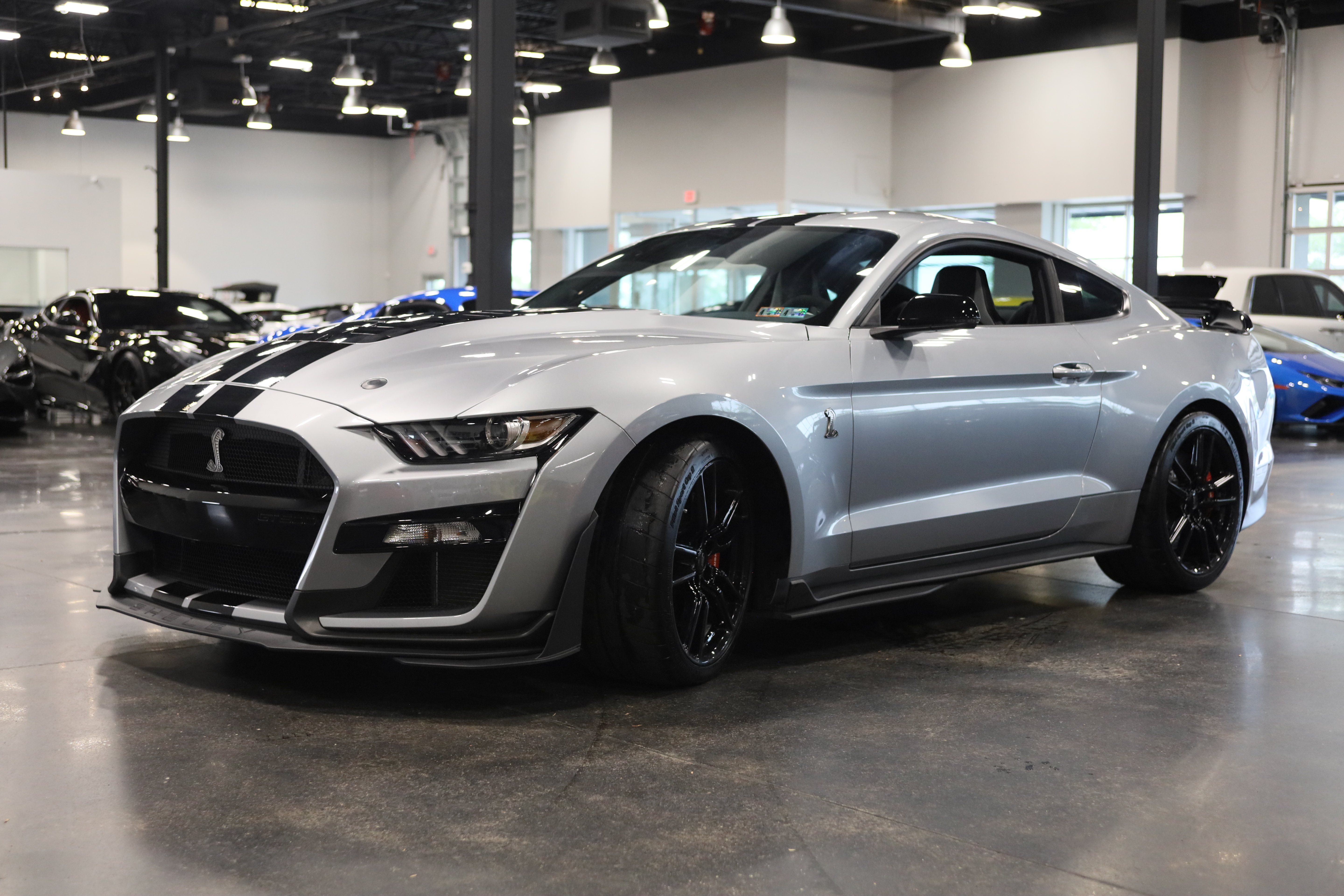 Used 2022 Ford Mustang Shelby GT500 w/ Technology Package RWD image 3