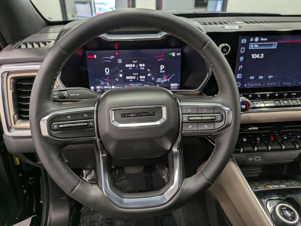 Used 2025 GMC Canyon Denali image 20