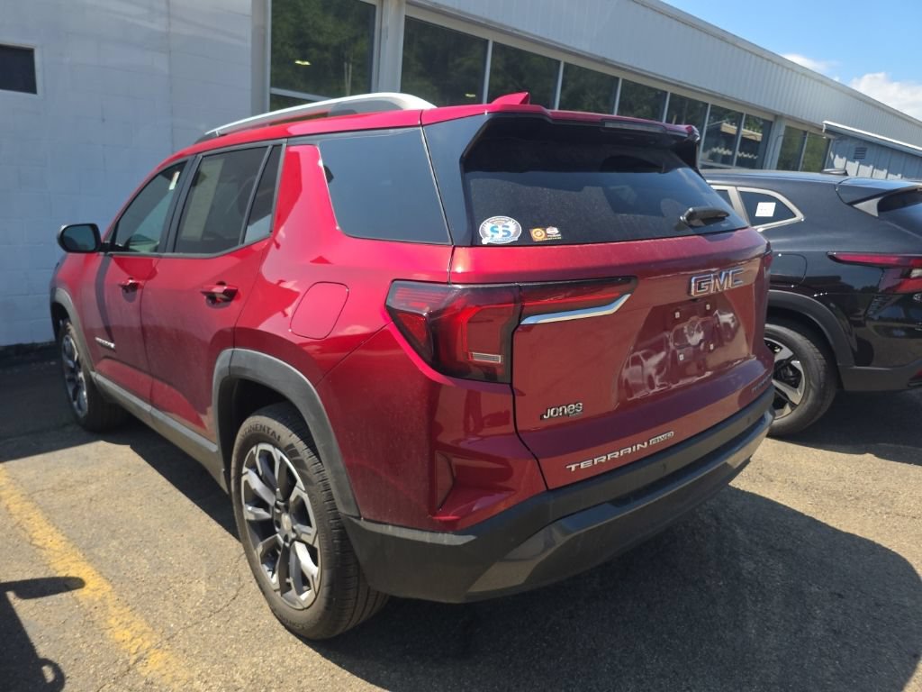 Used 2025 GMC Terrain Elevation w/ Elevation Premium Package AWD/4WD image 9