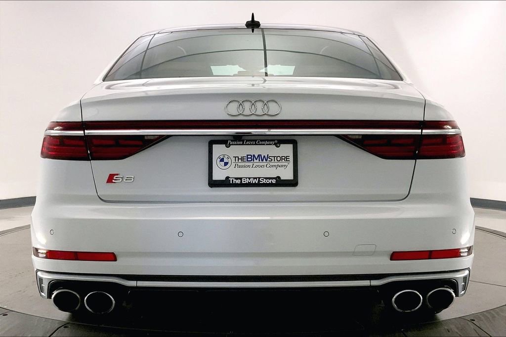 Used 2024 Audi S8 AWD/4WD image 3