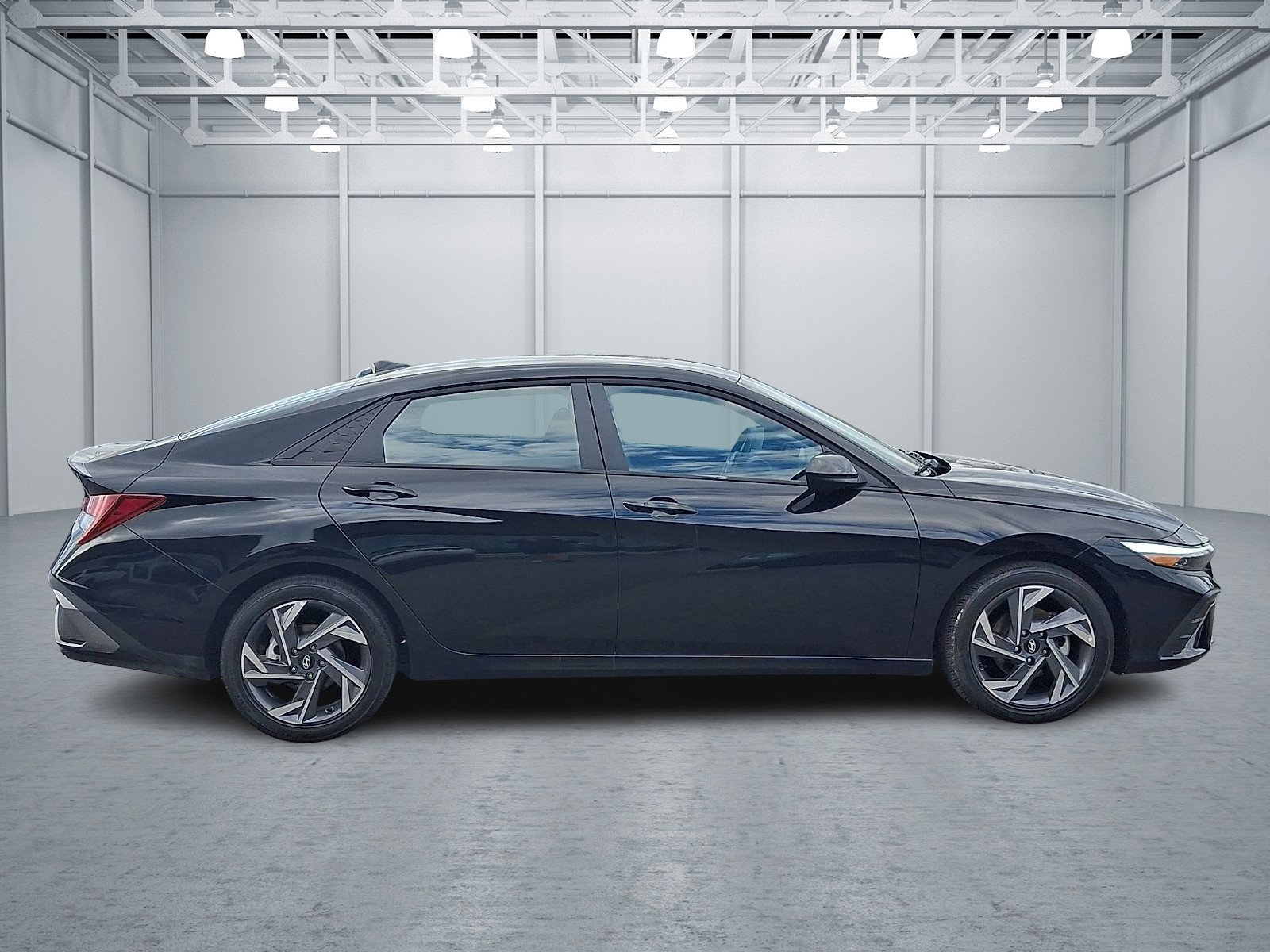 Certified 2025 Hyundai Elantra Sport FWD image 7