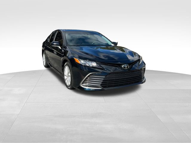 Used 2021 Toyota Camry LE image 7