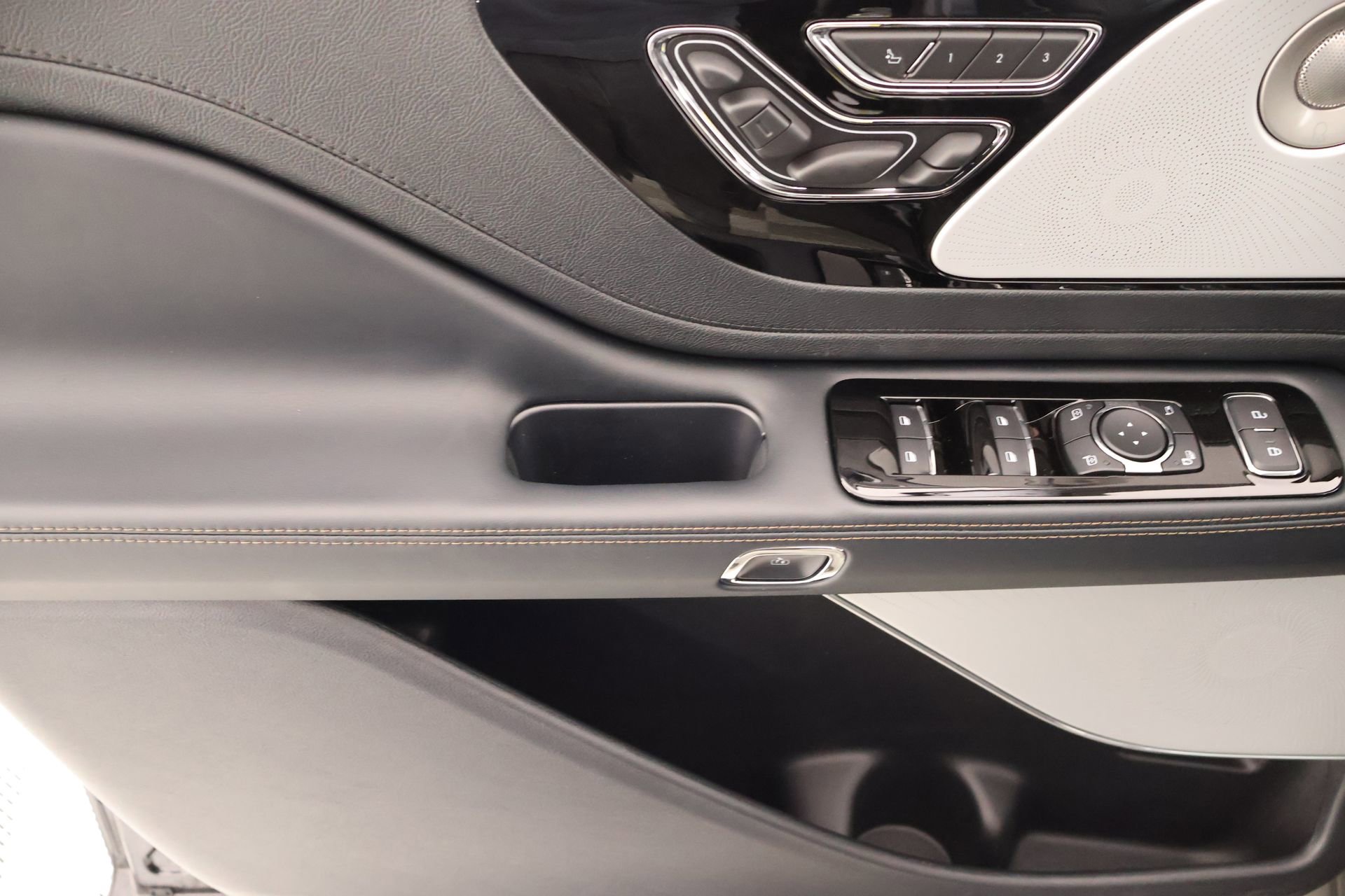 New 2026 Lincoln Aviator Reserve image 17