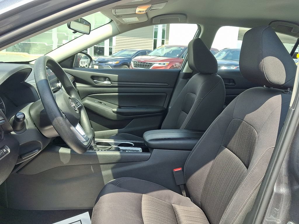 Used 2024 Nissan Altima 2.5 SV AWD/4WD image 12