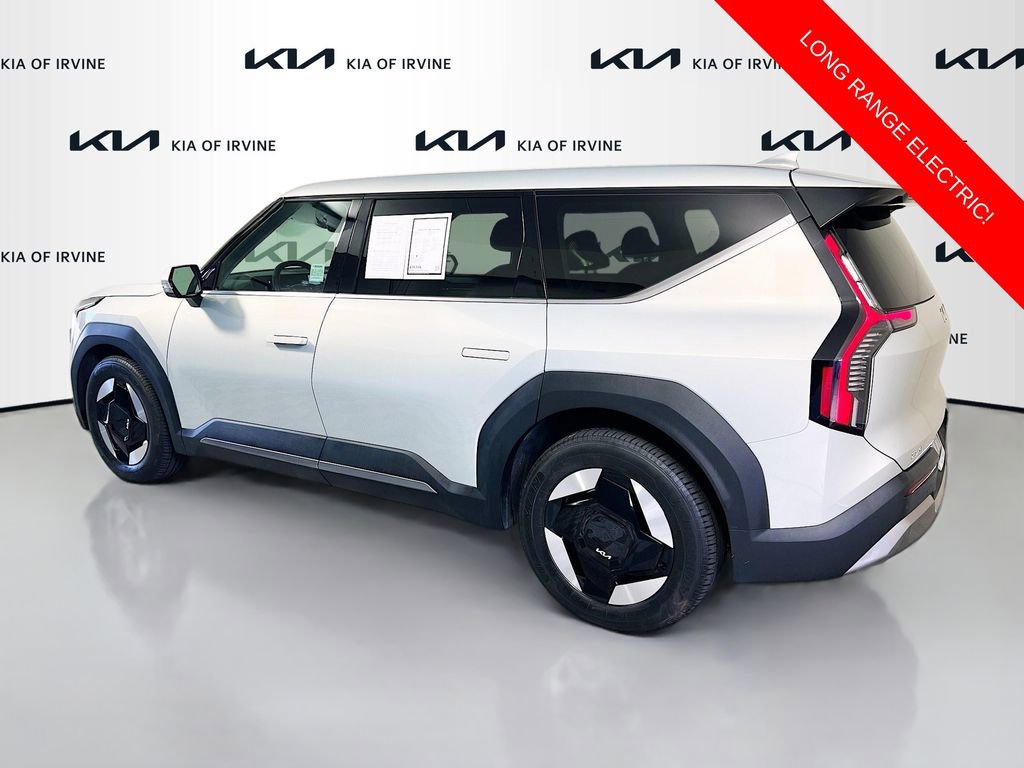 Used 2024 Kia EV9 Light Long Range RWD image 6