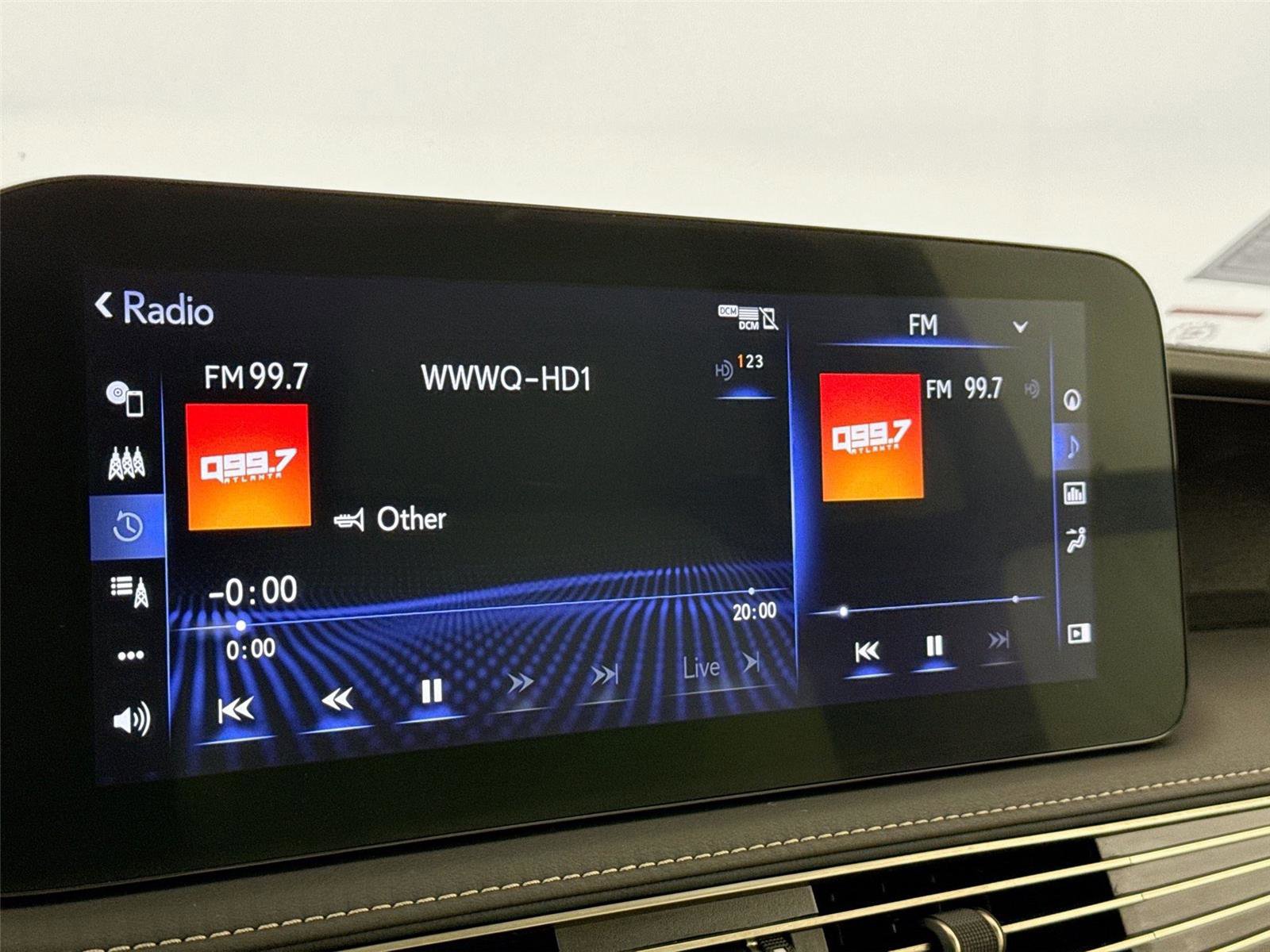 Used 2022 Lexus LS 500 RWD image 25
