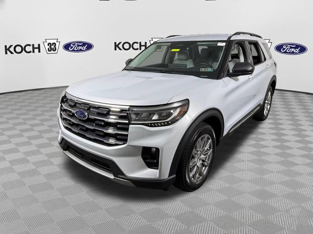 Used 2025 Ford Explorer Active w/ Active Comfort Package AWD/4WD image 3