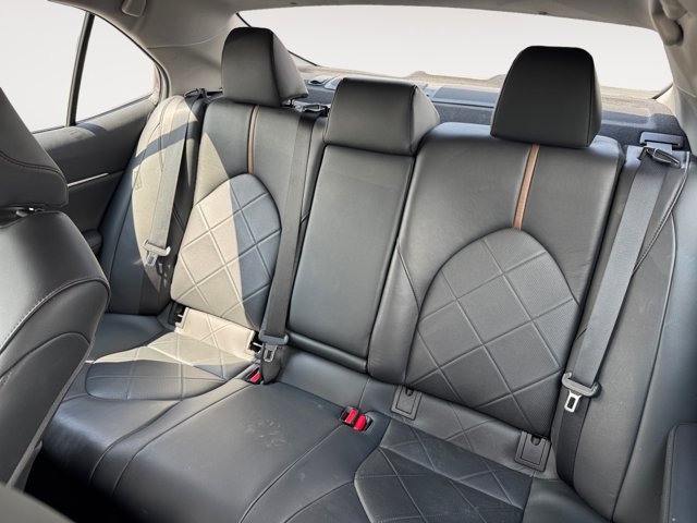 Used 2019 Toyota Camry XLE FWD image 13