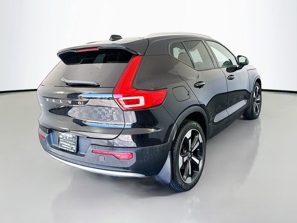 Used 2019 Volvo XC40 T5 Momentum image 7