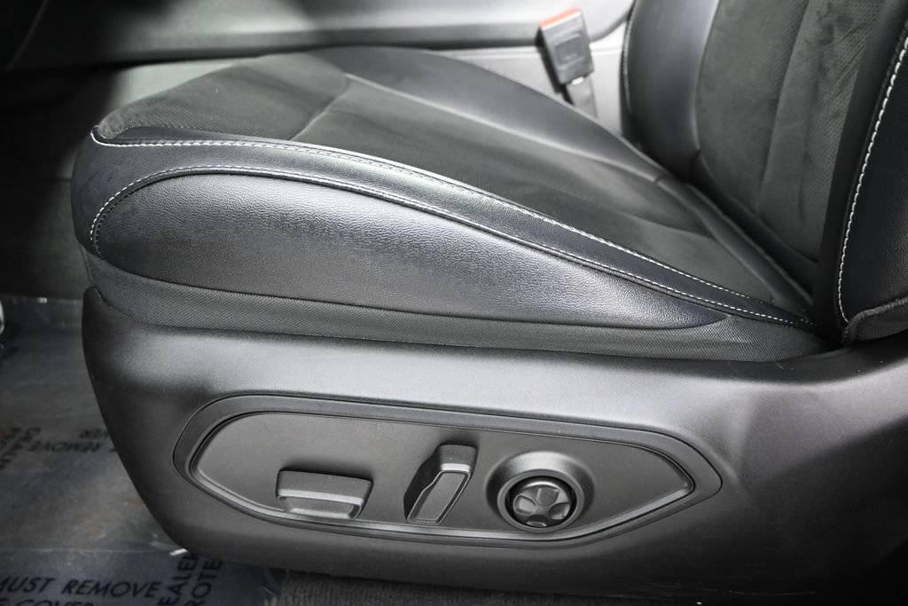 Used 2023 Jeep Grand Cherokee Altitude AWD/4WD image 21