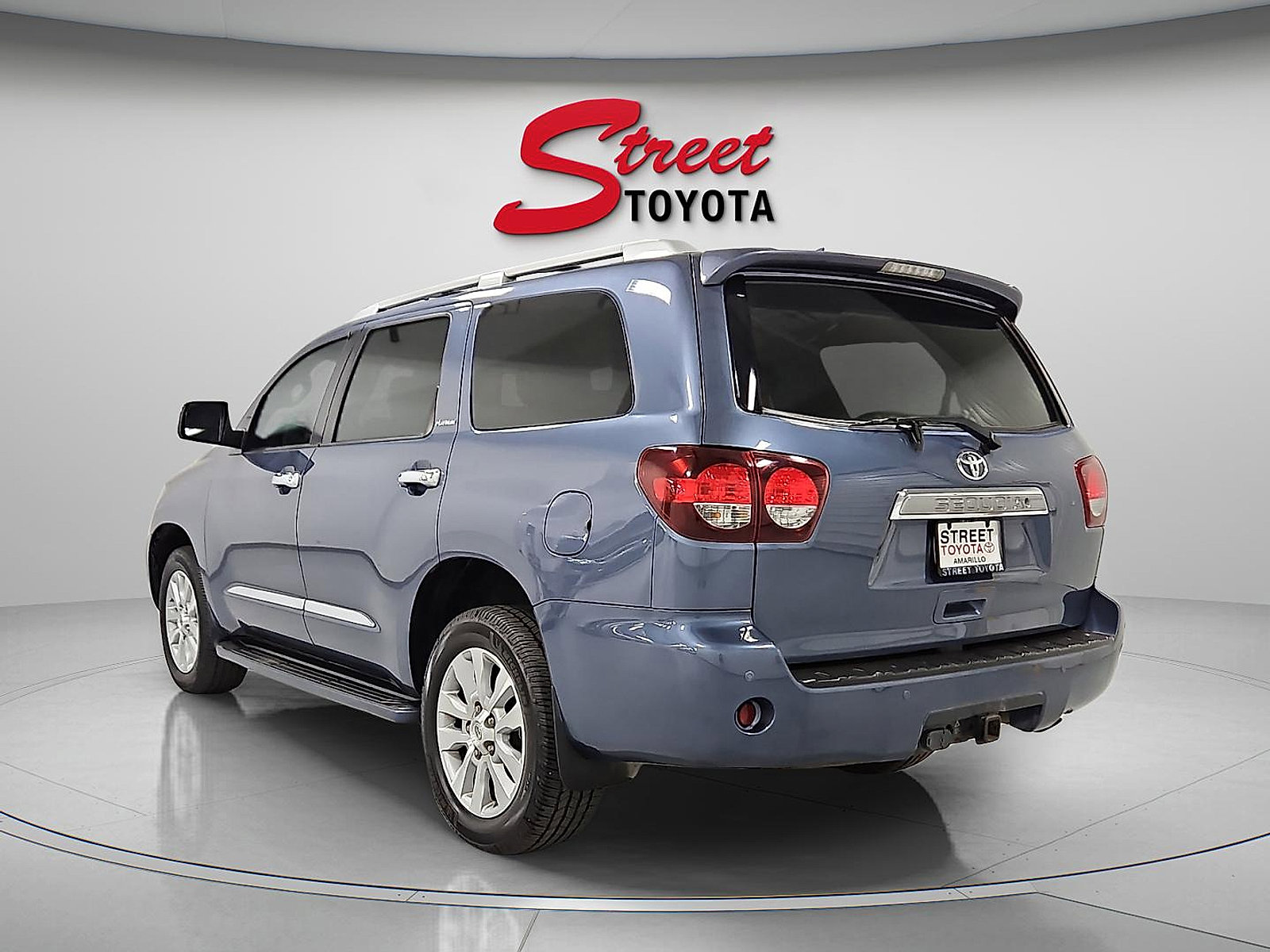 Certified 2019 Toyota Sequoia Platinum AWD/4WD image 2
