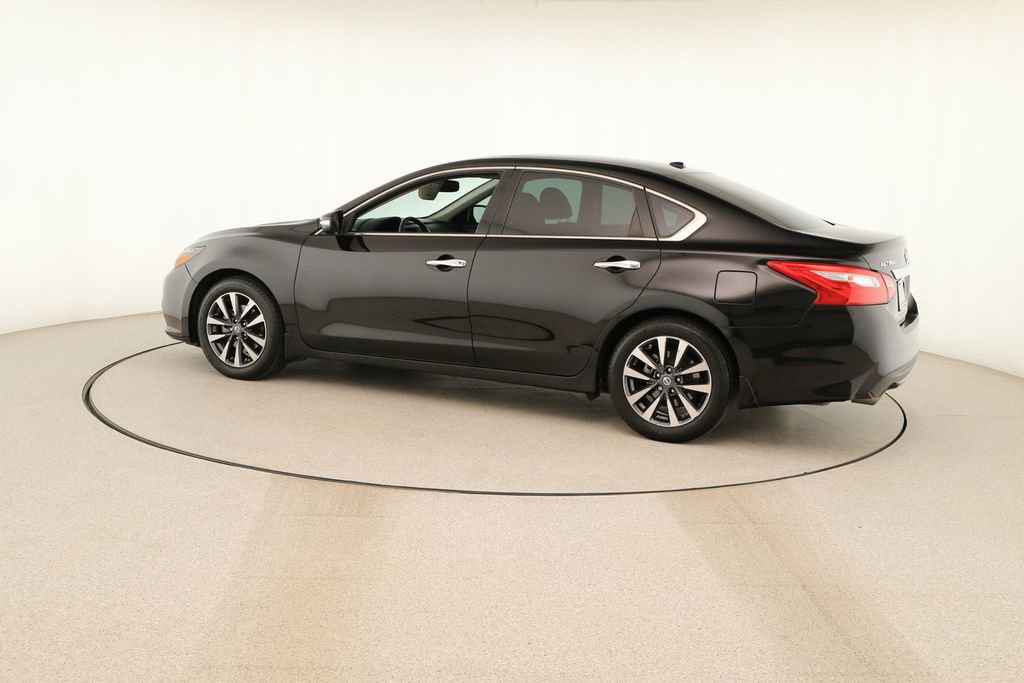 Used 2017 Nissan Altima 2.5 SL w/ 2.5 Technology Package image 3