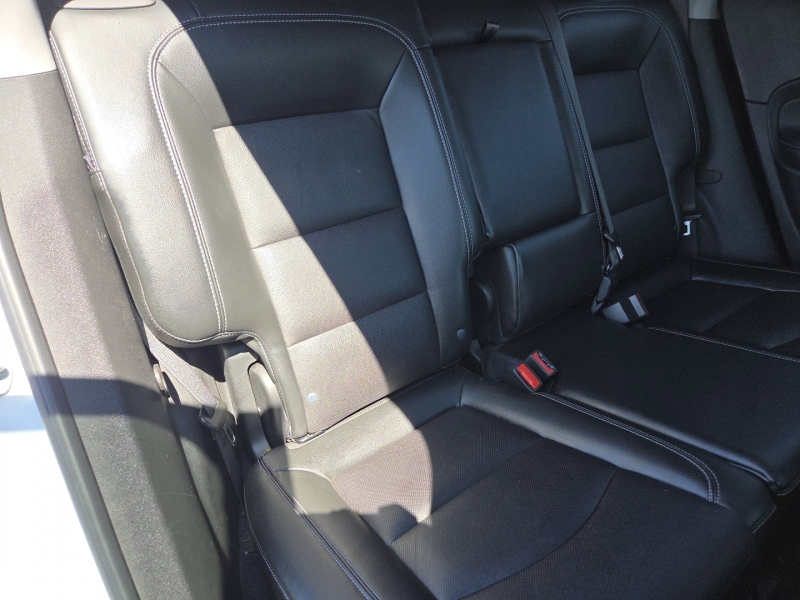 Used 2023 GMC Terrain SLT image 23