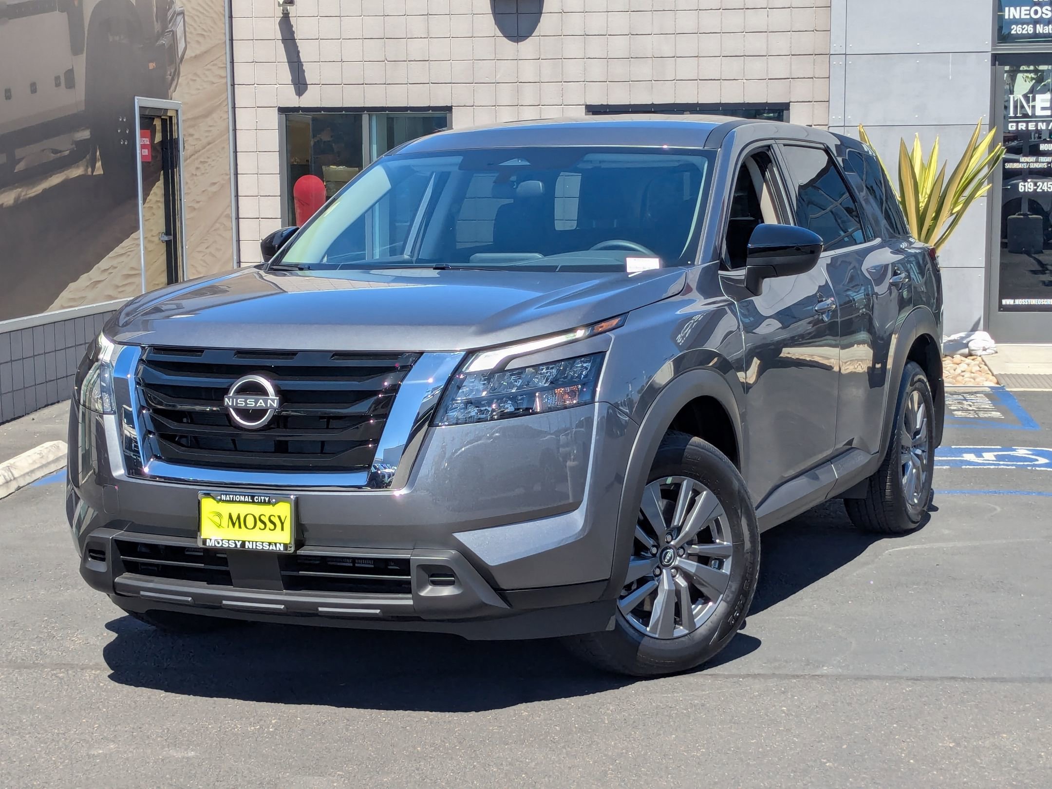 New 2025 Nissan Pathfinder S
