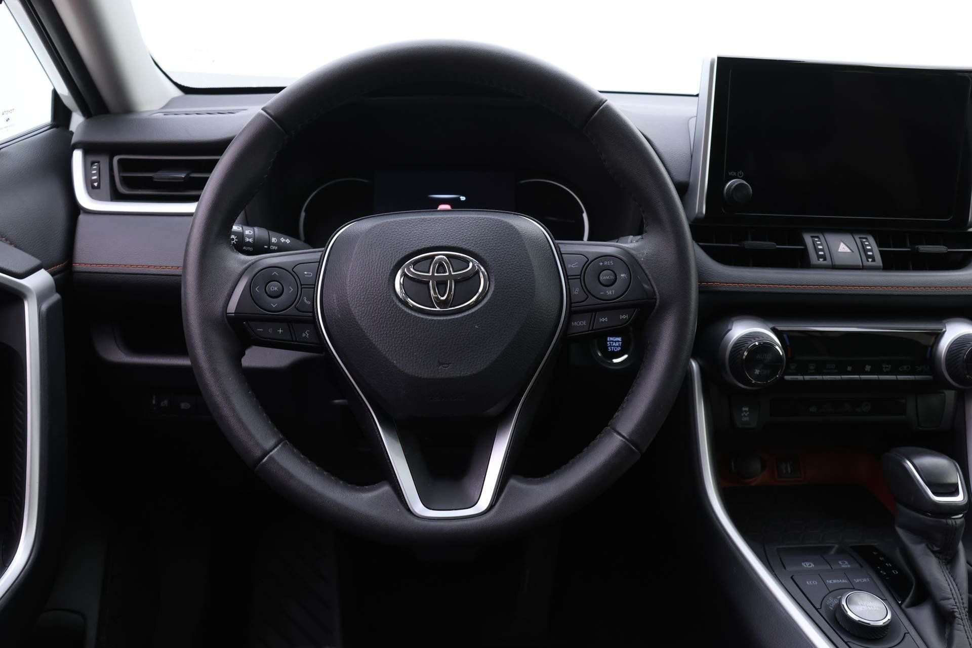 Used 2024 Toyota RAV4 Adventure image 14