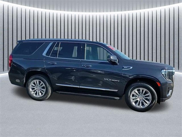 Used 2023 GMC Yukon SLT w/ SLT Premium Package image 2