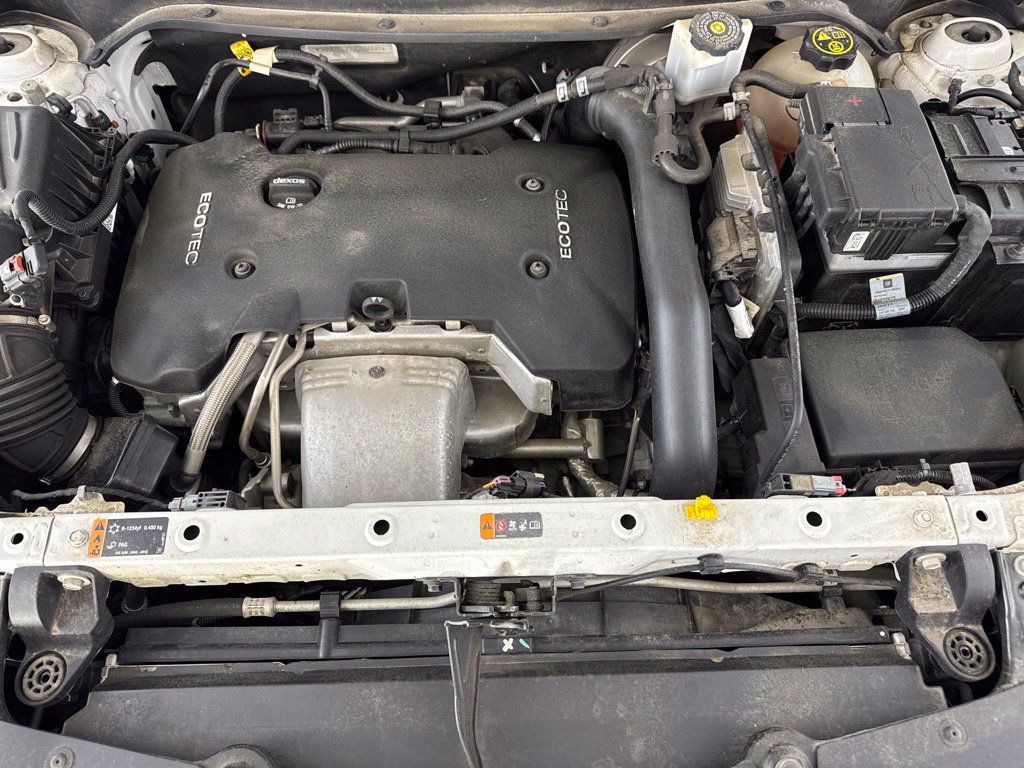 Used 2018 Chevrolet Equinox LT FWD image 19