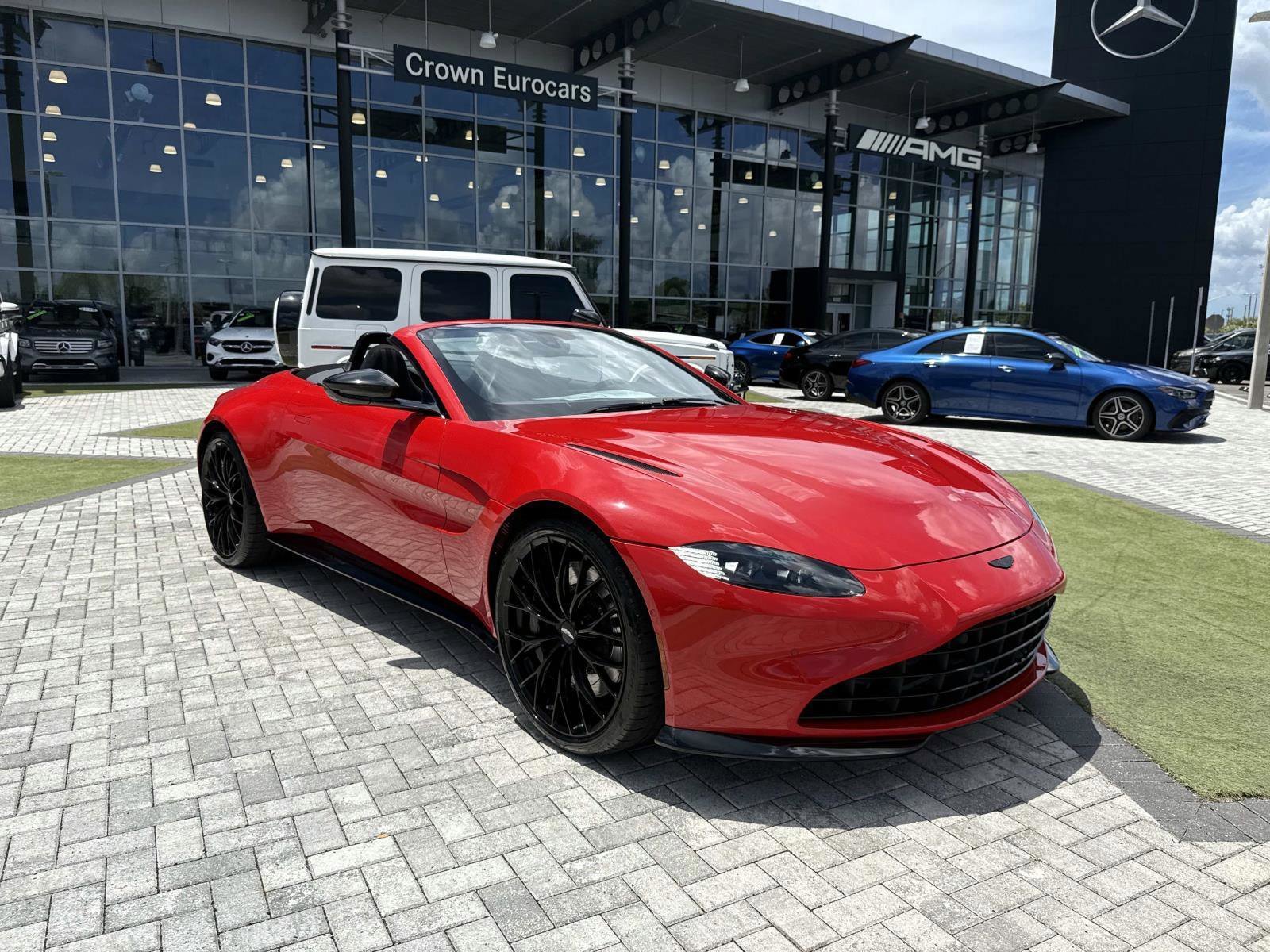 Used 2022 Aston Martin V8 Vantage Roadster RWD image 7