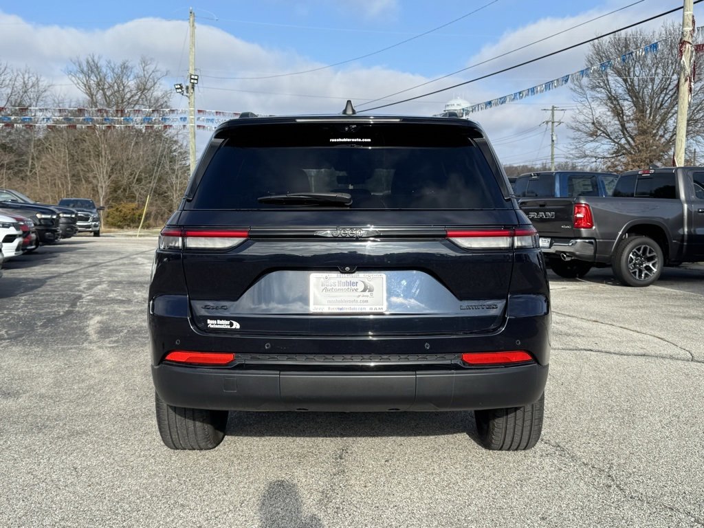 Used 2024 Jeep Grand Cherokee Limited w/ Luxury Tech Group II image 4