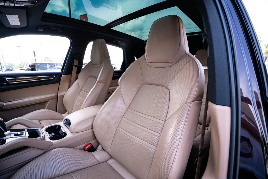 Used 2023 Porsche Cayenne Platinum Edition AWD/4WD image 31