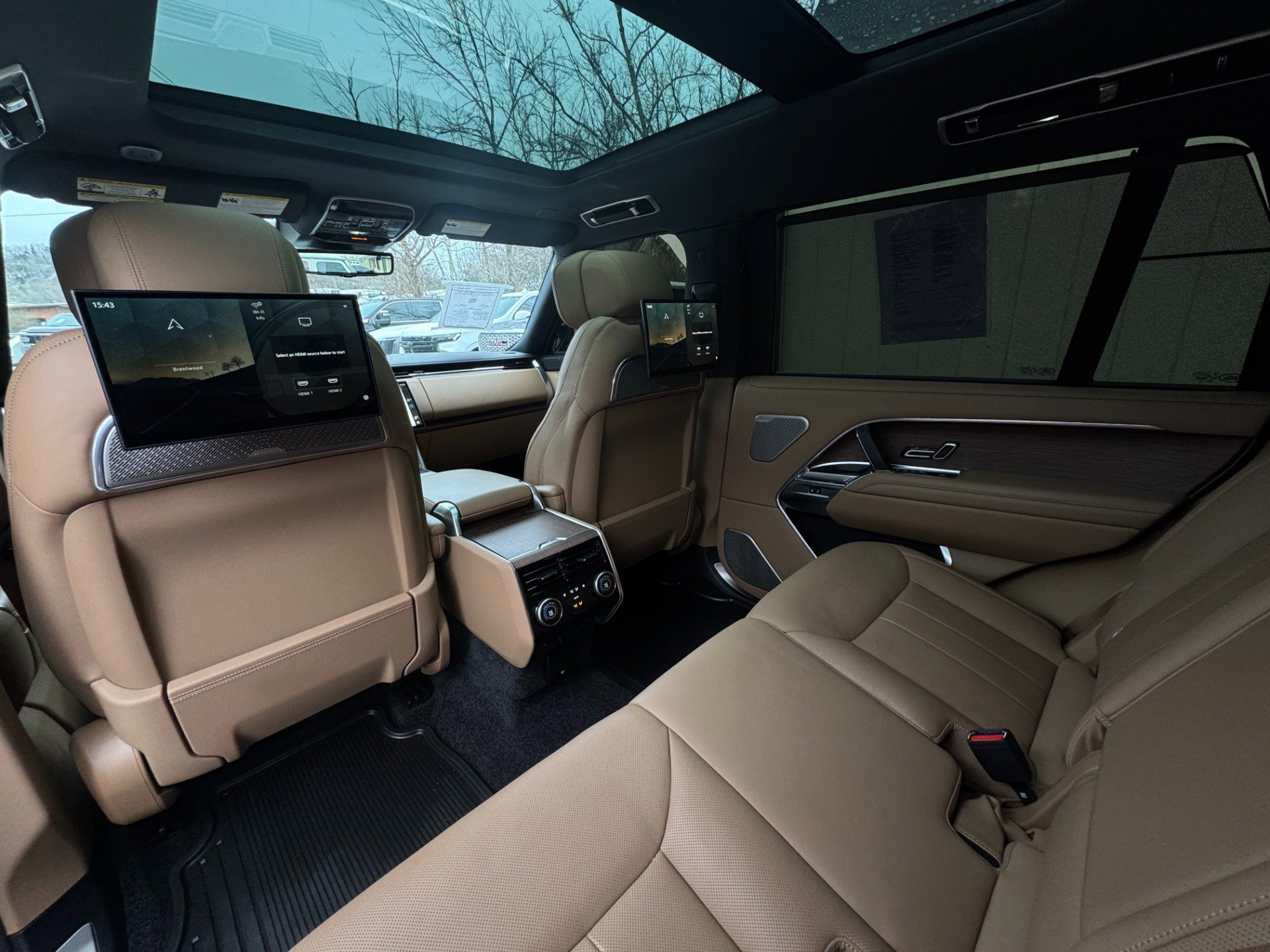 Used 2024 Land Rover Range Rover Long Wheelbase Autobiography image 45