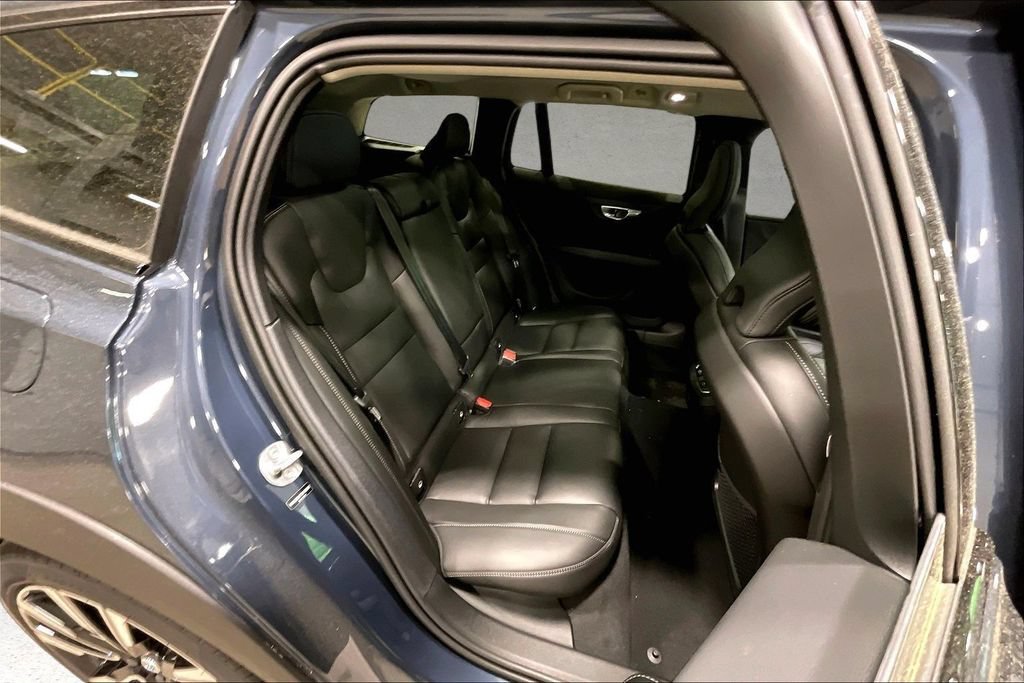 New 2026 Volvo V60 B5 Cross Country Ultra w/ Protection Package Premier AWD/4WD image 10