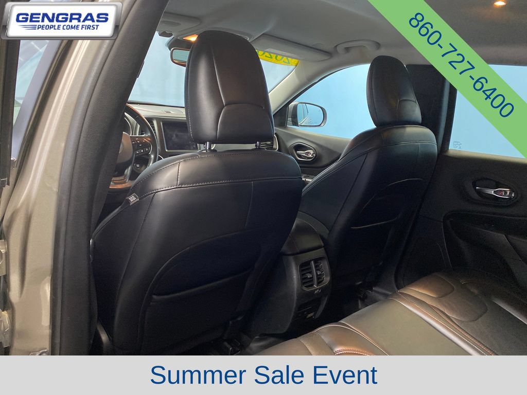 Used 2020 Jeep Cherokee Trailhawk AWD/4WD image 27