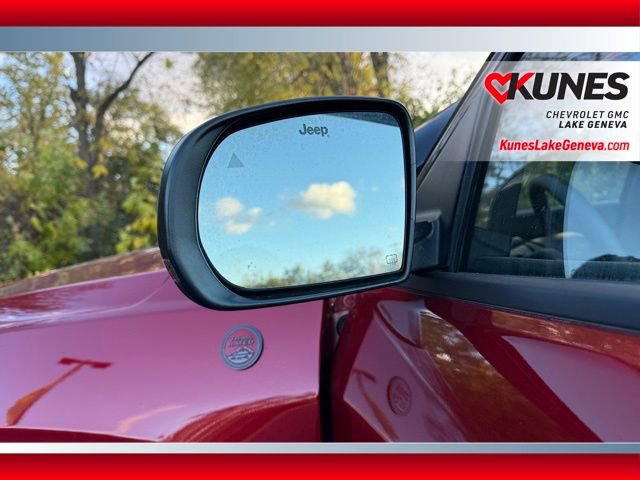 Used 2025 Jeep Compass Trailhawk image 25