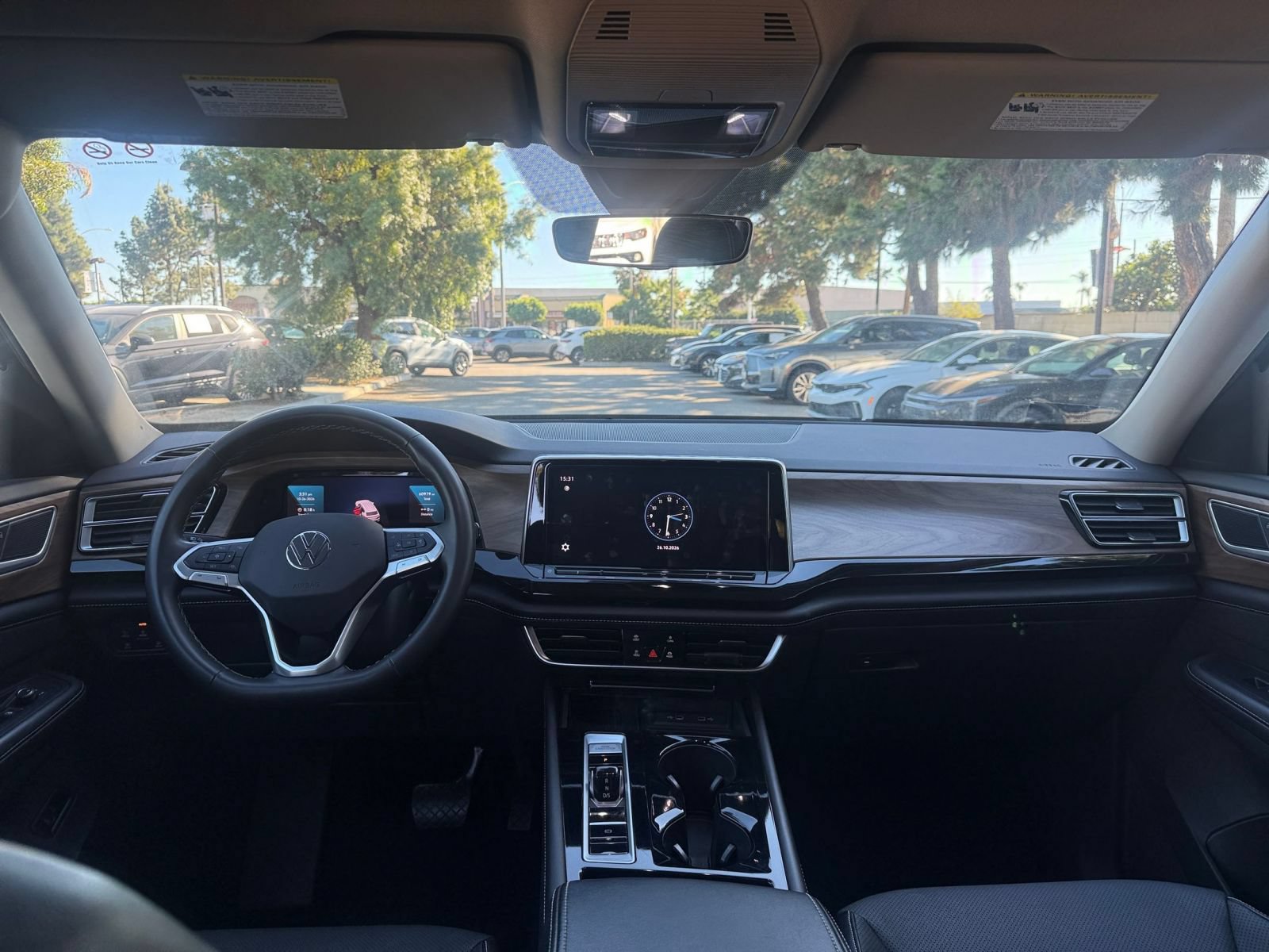 Used 2025 Volkswagen Atlas SE AWD/4WD image 33