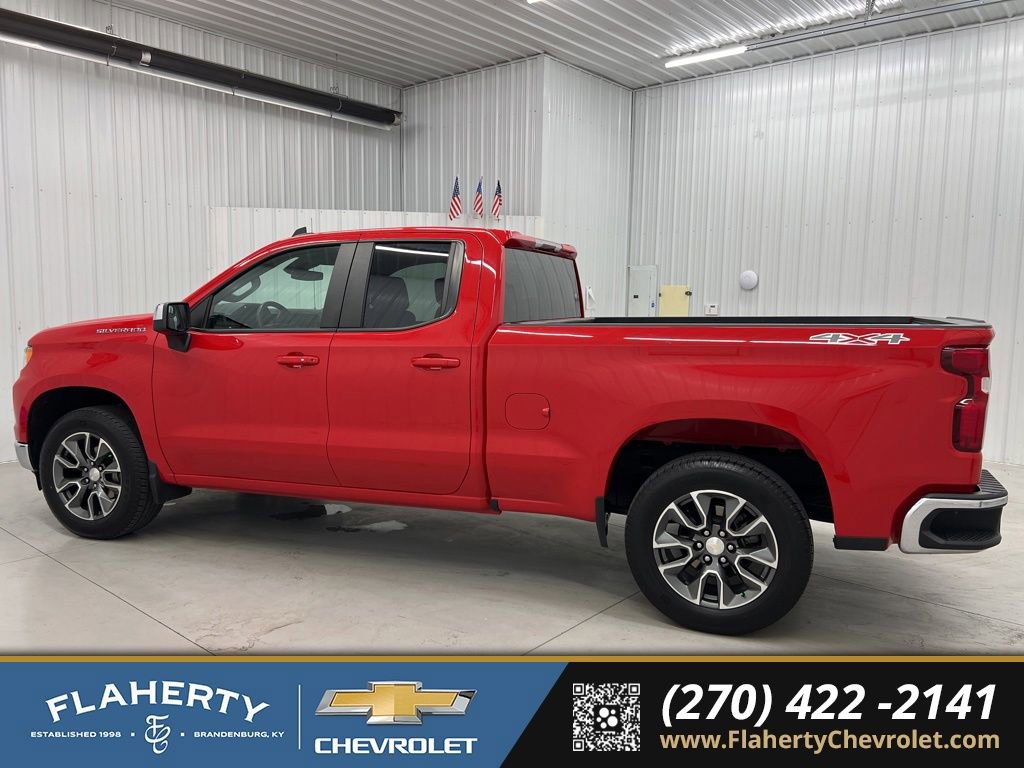Used 2023 Chevrolet Silverado 1500 LT AWD/4WD image 5