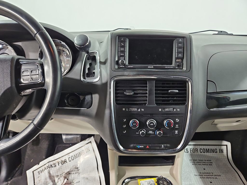 Used 2018 Dodge Grand Caravan SXT image 18