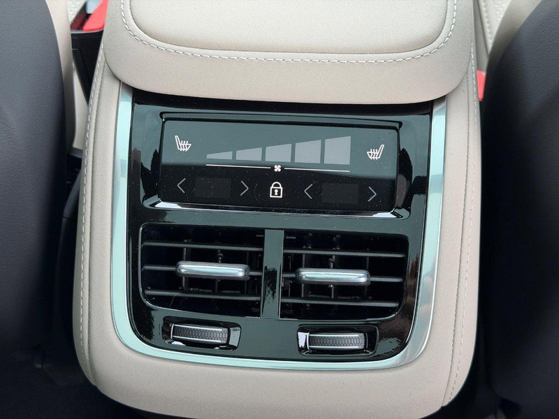 New 2026 Volvo XC90 B5 Core AWD/4WD image 9