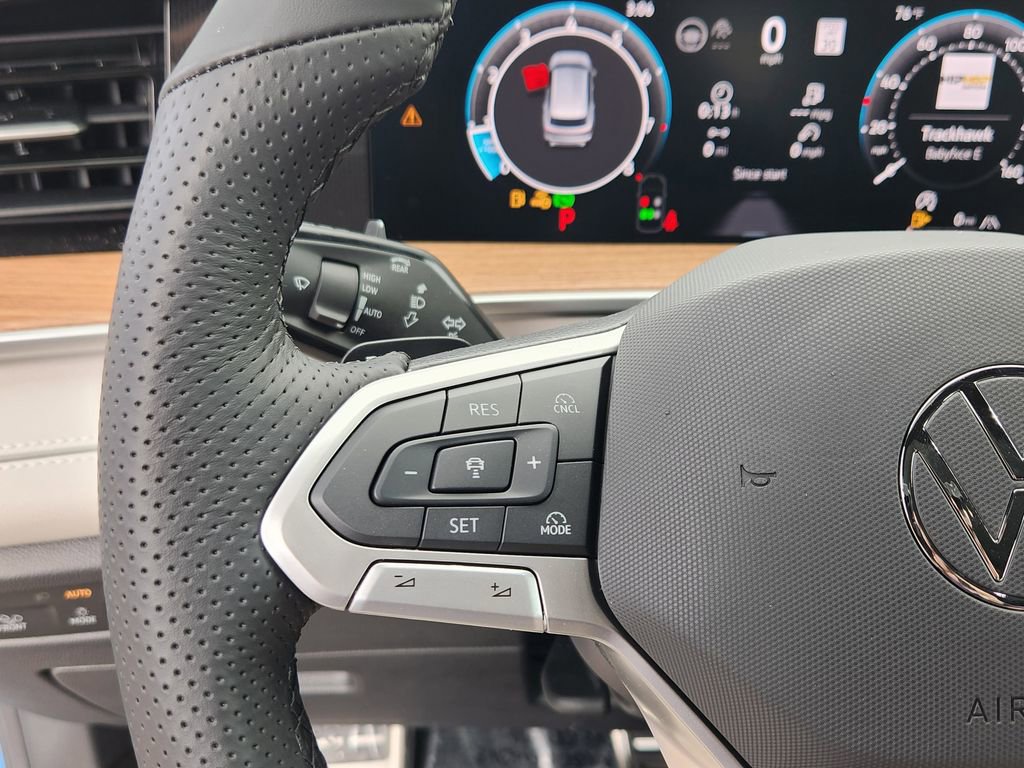 New 2026 Volkswagen Tiguan SEL R-Line image 17