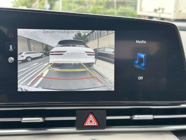Used 2025 Hyundai Elantra Limited FWD image 27