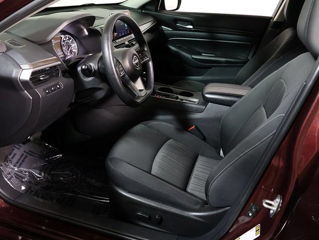 Used 2025 Nissan Altima 2.5 SV AWD/4WD image 12