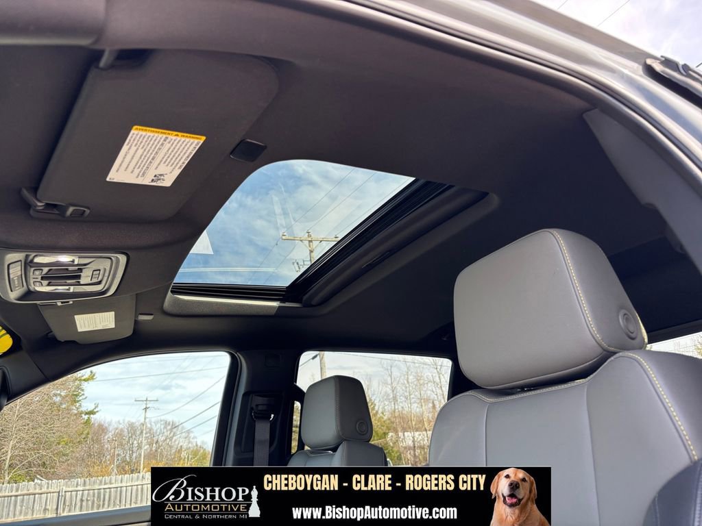Used 2025 Chevrolet Silverado 1500 ZR2 w/ Technology Package AWD/4WD image 6