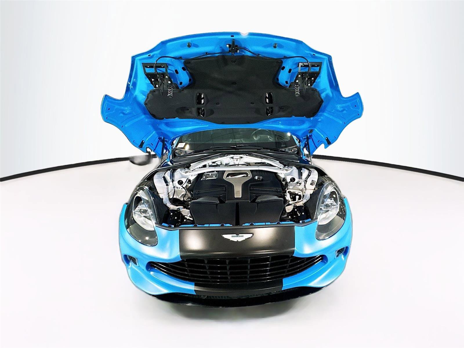 Used 2021 Aston Martin DBX image 27