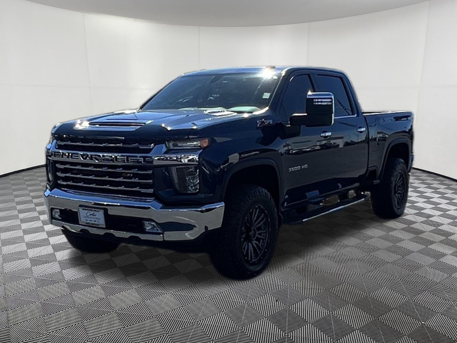 Used 2022 Chevrolet Silverado 3500 LTZ w/ LTZ Convenience Package AWD/4WD image 3