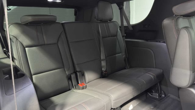 Used 2024 Chevrolet Suburban RST w/ Luxury Package RWD image 19