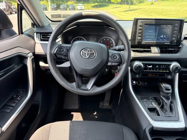 Used 2021 Toyota RAV4 LE AWD/4WD image 20